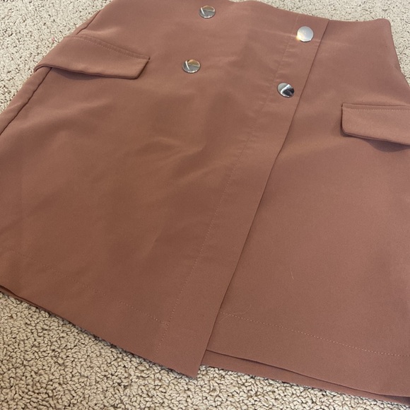 Dynamite Brown Mini Skirt - Picture 4 of 6